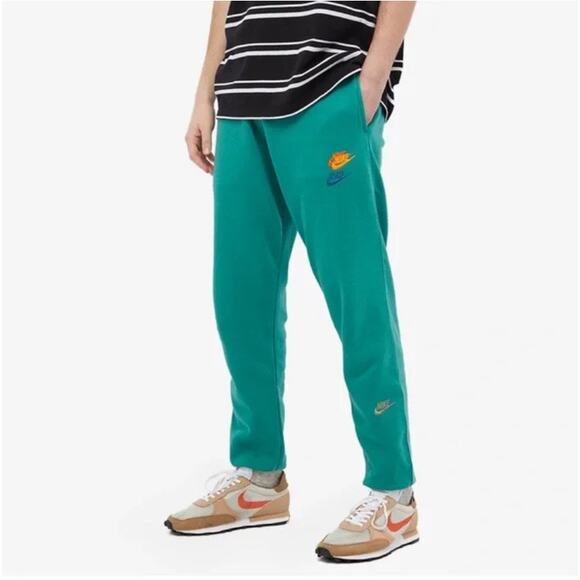 NIKE Multi Swoosh Embroidered Logo Men's Joggers in Green Noise, Size X-Large - Picture 1 of 14